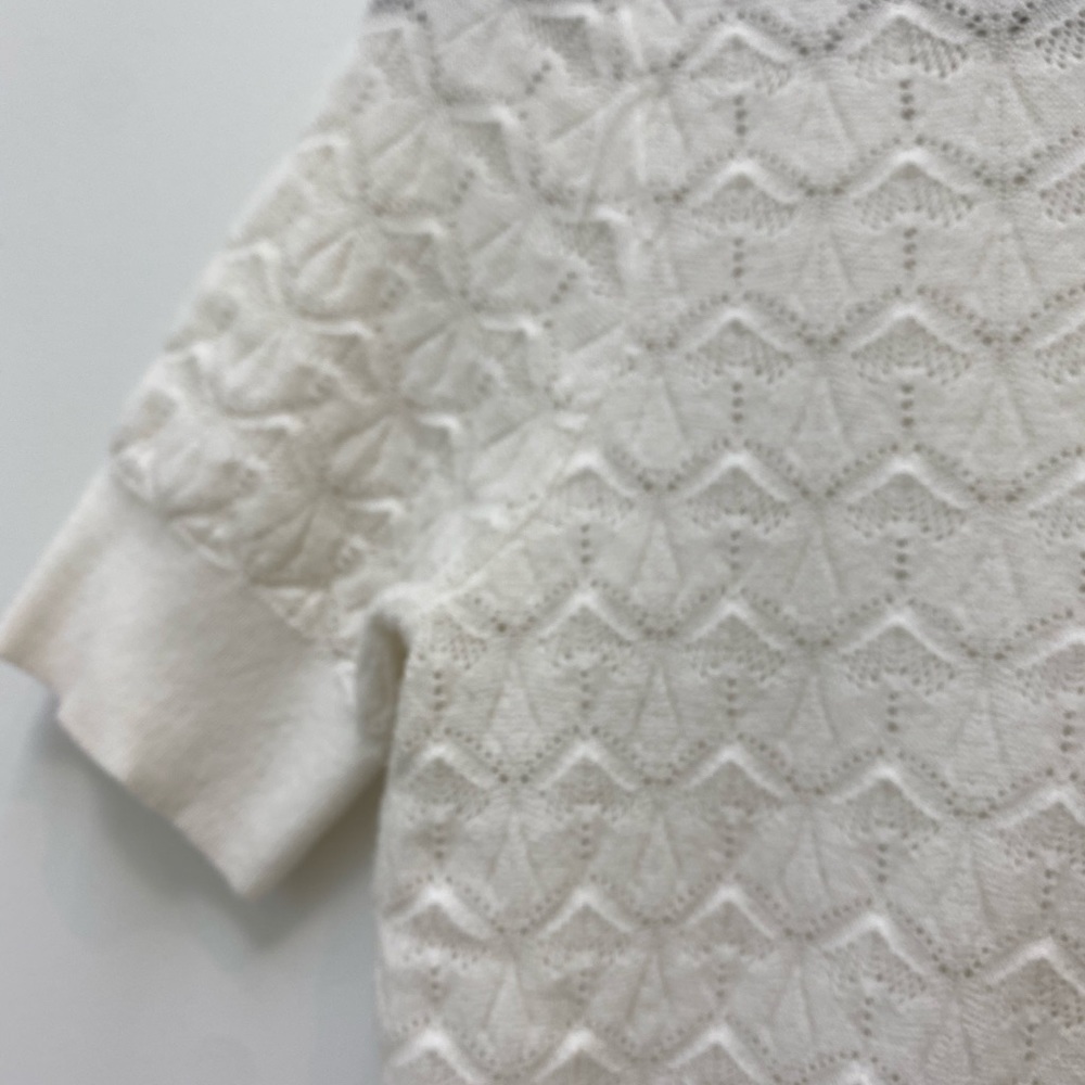 White basic top - Picture 3 of 4